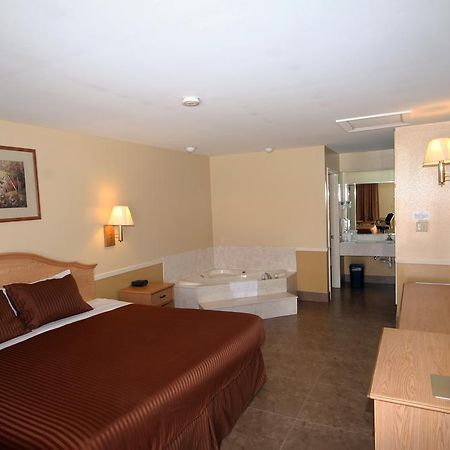 Edinburg Executive Inn Exterior photo
