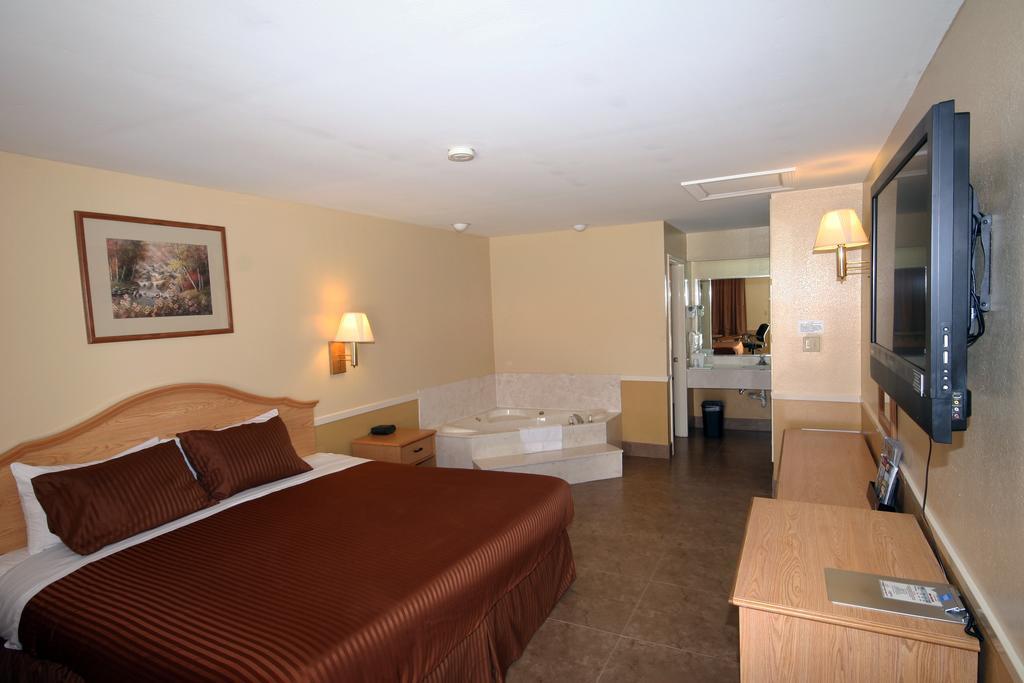 Edinburg Executive Inn Exterior photo